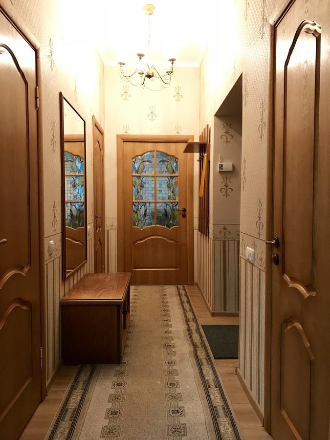 Large Apartment In The City Center Mukacheve Exterior photo
